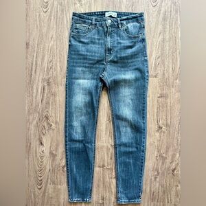 Pull&Bear Women’s Denim Gray/Black Skinny Jeans